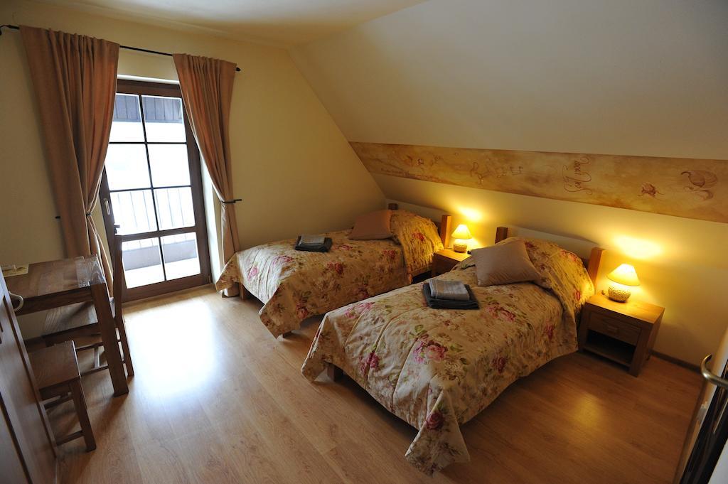 كاجيمير دولنه Quo Vadis Lounge Bed & Breakfast الغرفة الصورة